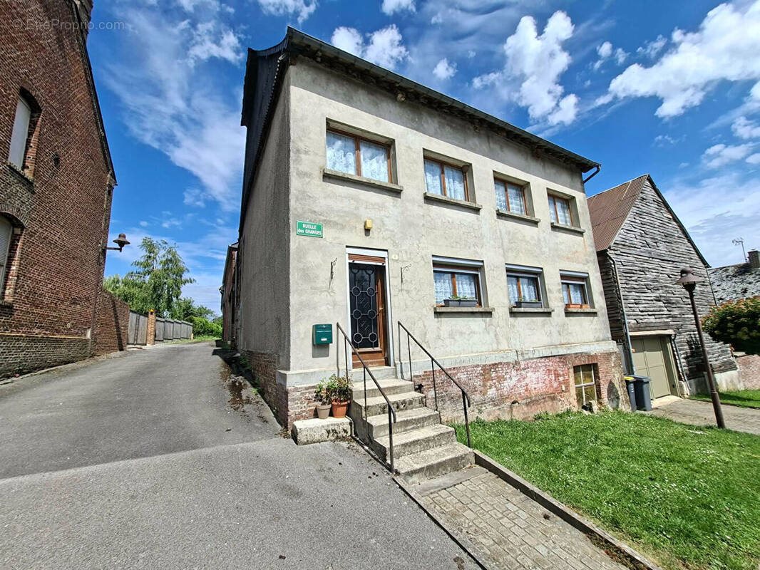 Maison à vendre, 132m², Plomion