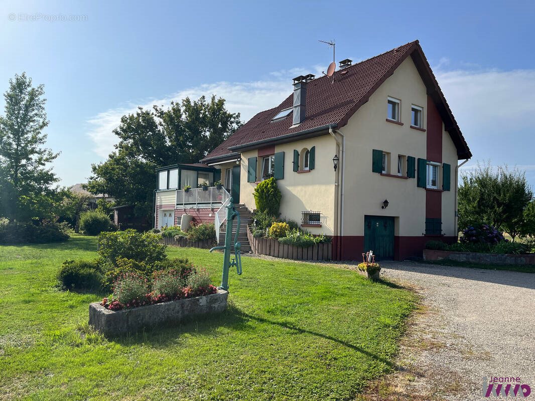 Maison à vendre, 160m², Angeot