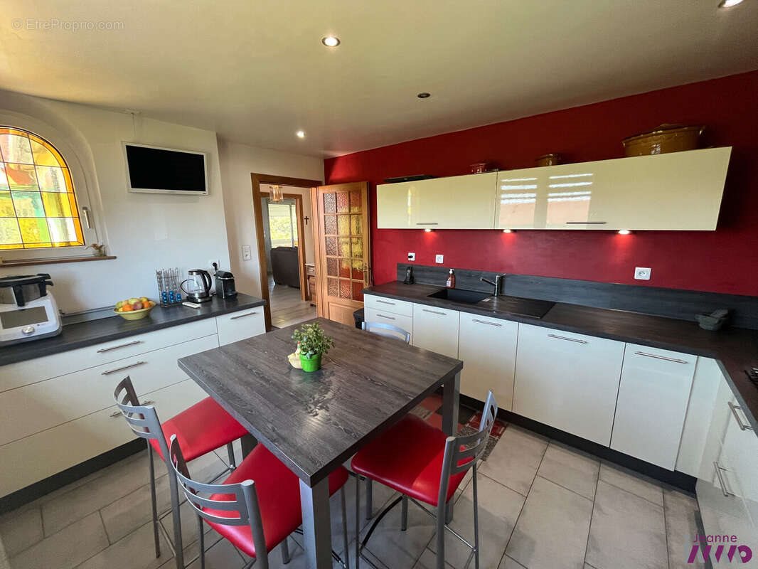 Maison à vendre, 160m², Angeot