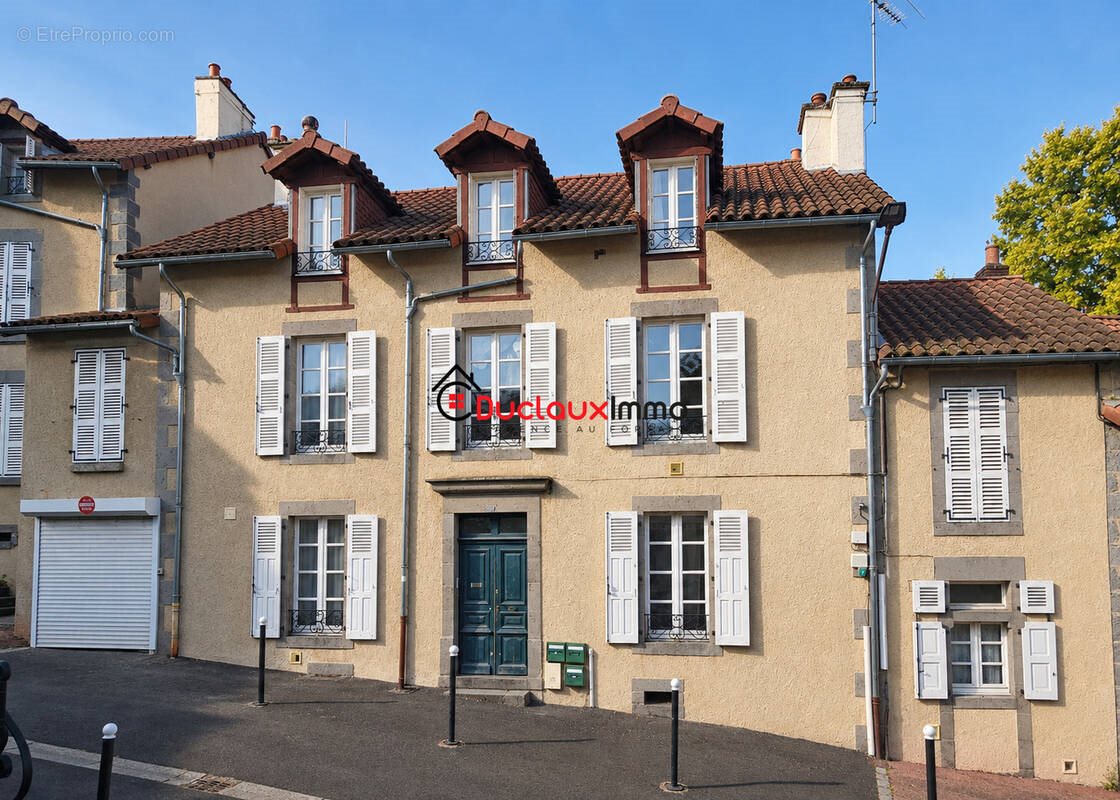 Appartement à vendre, 269m², Aurillac