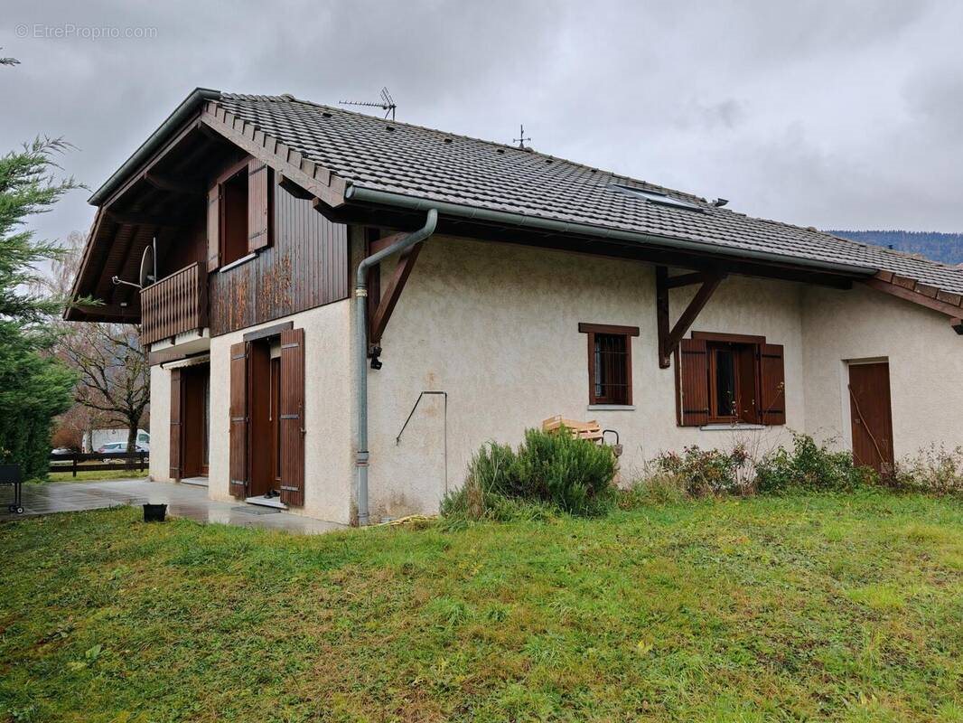 Maison à vendre, 138m², Cessy