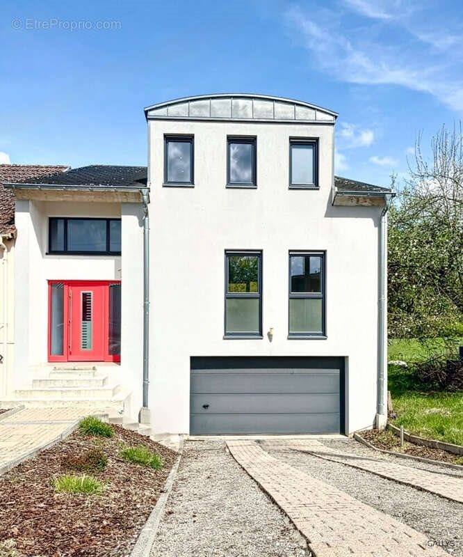Maison à vendre, 136m², Oudrenne