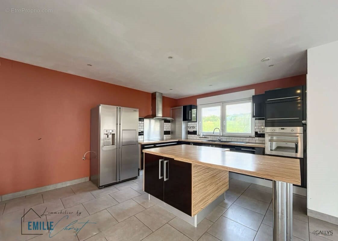 Maison à vendre, 136m², Oudrenne