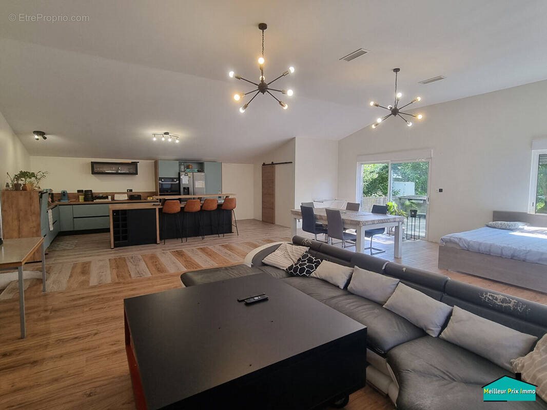 Maison à vendre, 166m², Froidfond