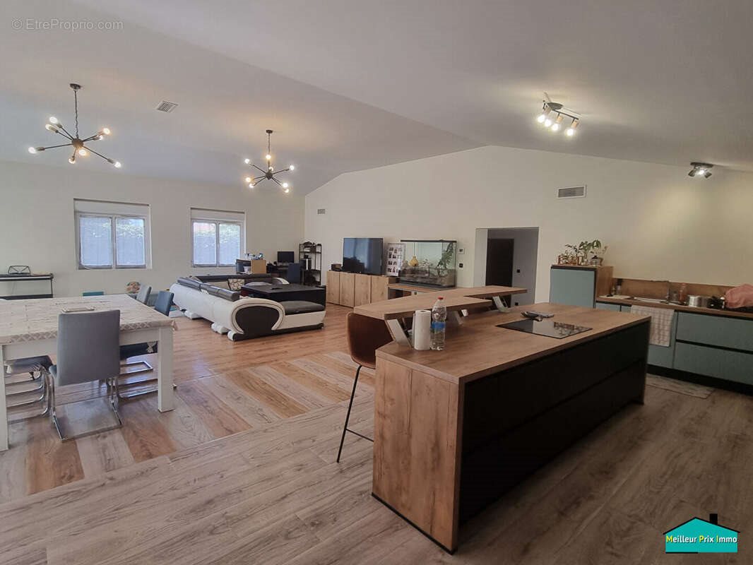 Maison à vendre, 166m², Froidfond