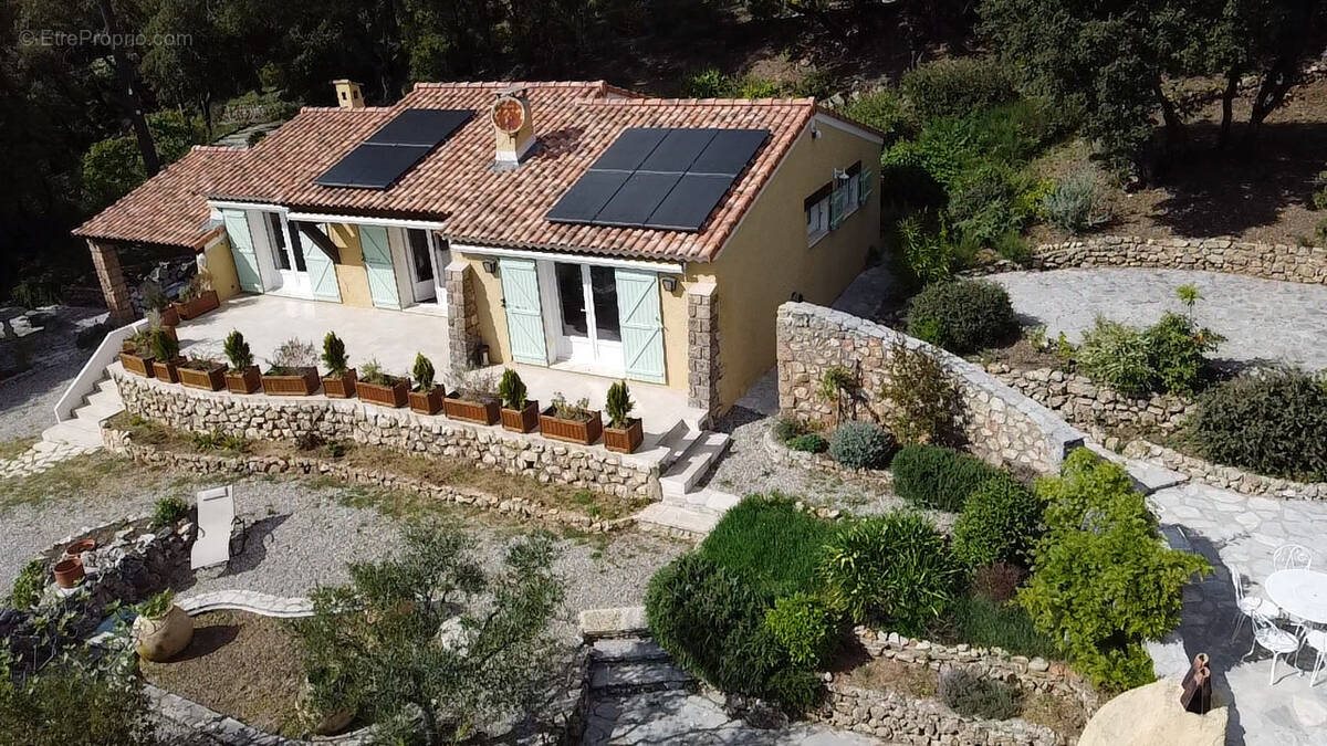 Maison à vendre, 93m², Tourtour