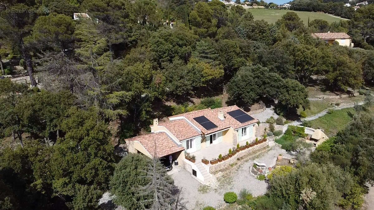 Maison à vendre, 93m², Tourtour
