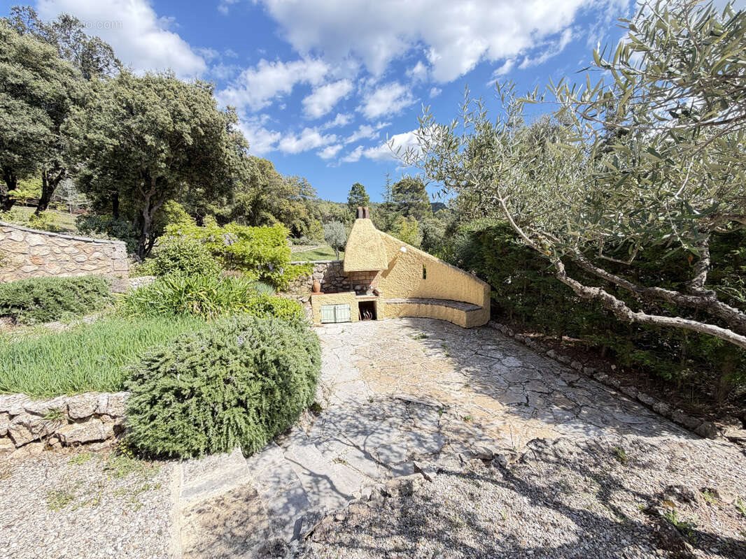 Maison à vendre, 93m², Tourtour