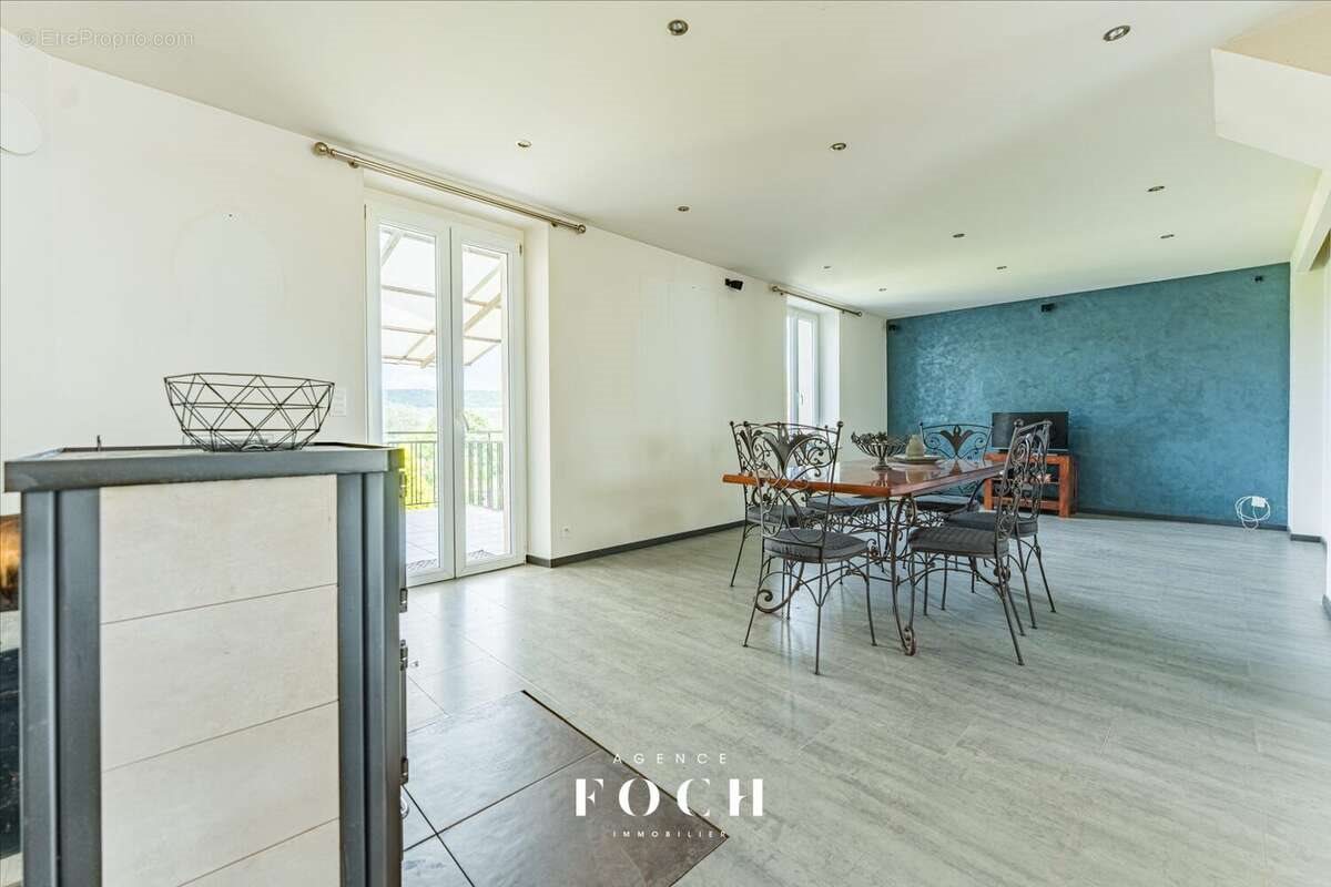 Maison à vendre, 106m², Pont-Saint-Vincent