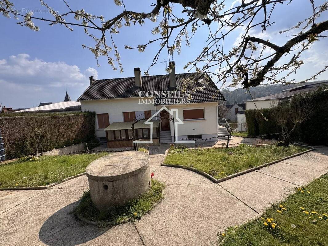Maison à vendre, 142m², Saint-Julien-du-Sault