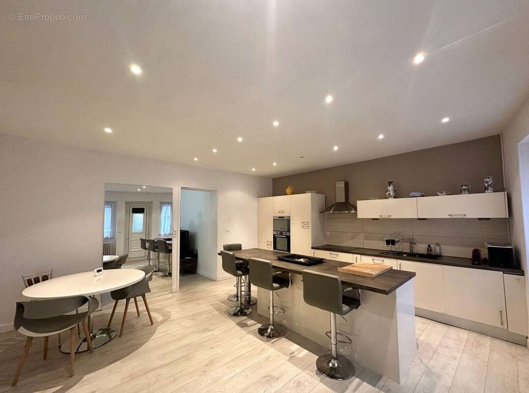 Maison à vendre, 270m², Decazeville