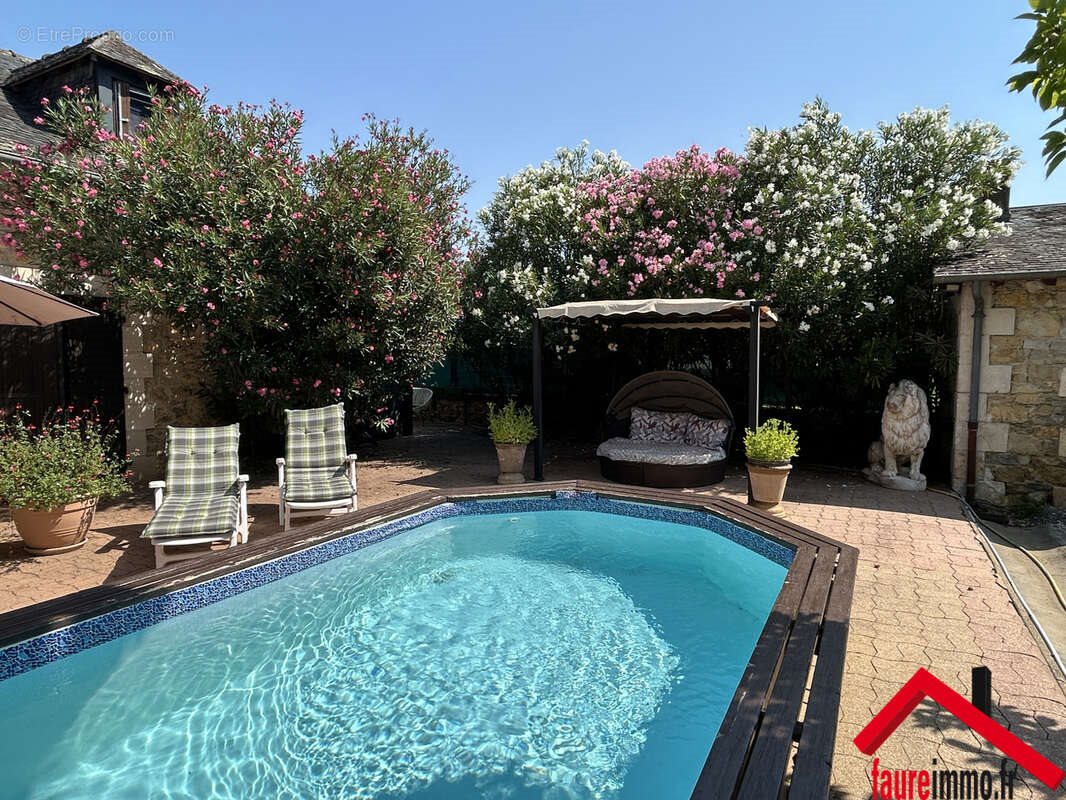 Maison à vendre, 390m², Terrasson-Lavilledieu