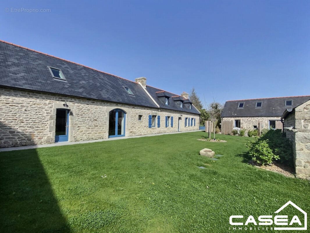 Maison à vendre, 325m², Pont-l'Abbé
