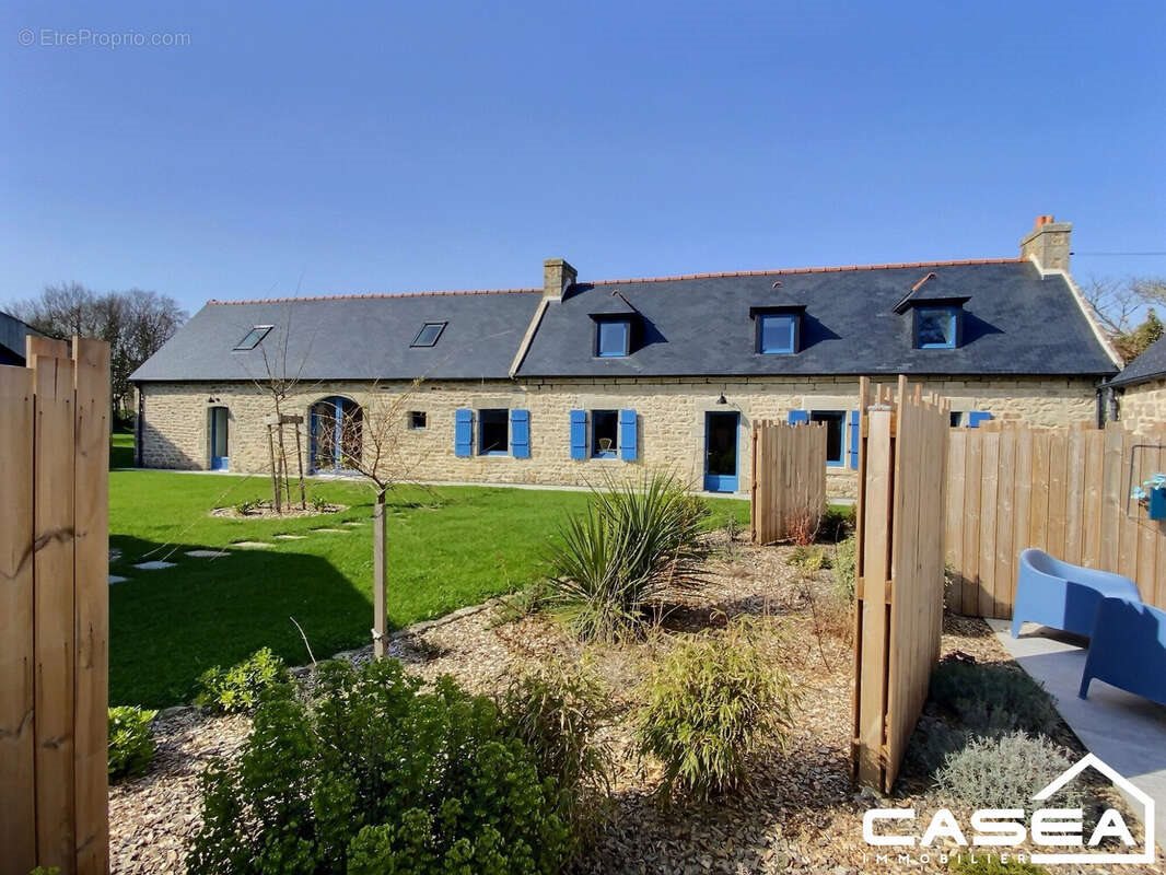 Maison à vendre, 325m², Pont-l'Abbé