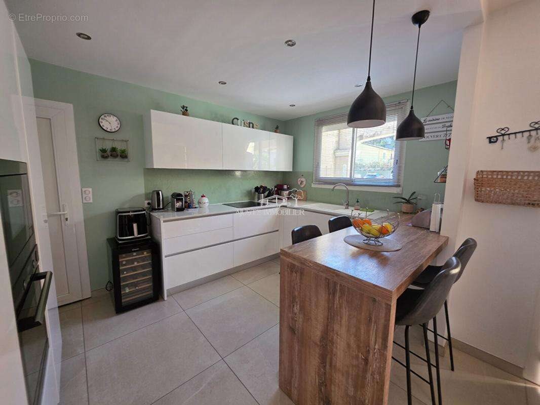 Maison à vendre, 125m², Marignane