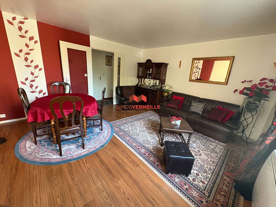 Appartement à vendre, 68m², Buc