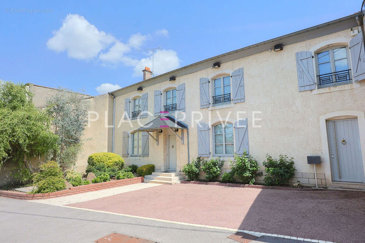 Maison à vendre, 540m², Flavigny-sur-Moselle