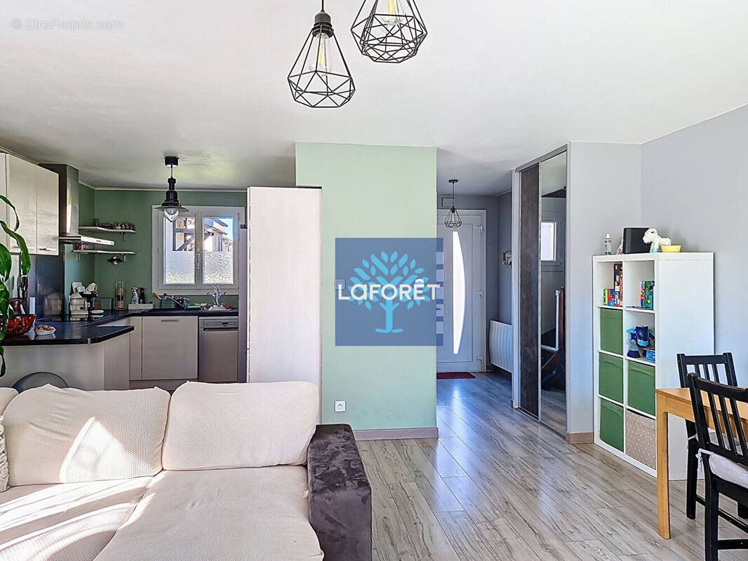 Maison à vendre, 96m², Saint-Genis-Laval