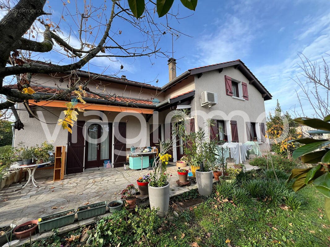 Maison à vendre, 170m², Saint-Genis-Laval