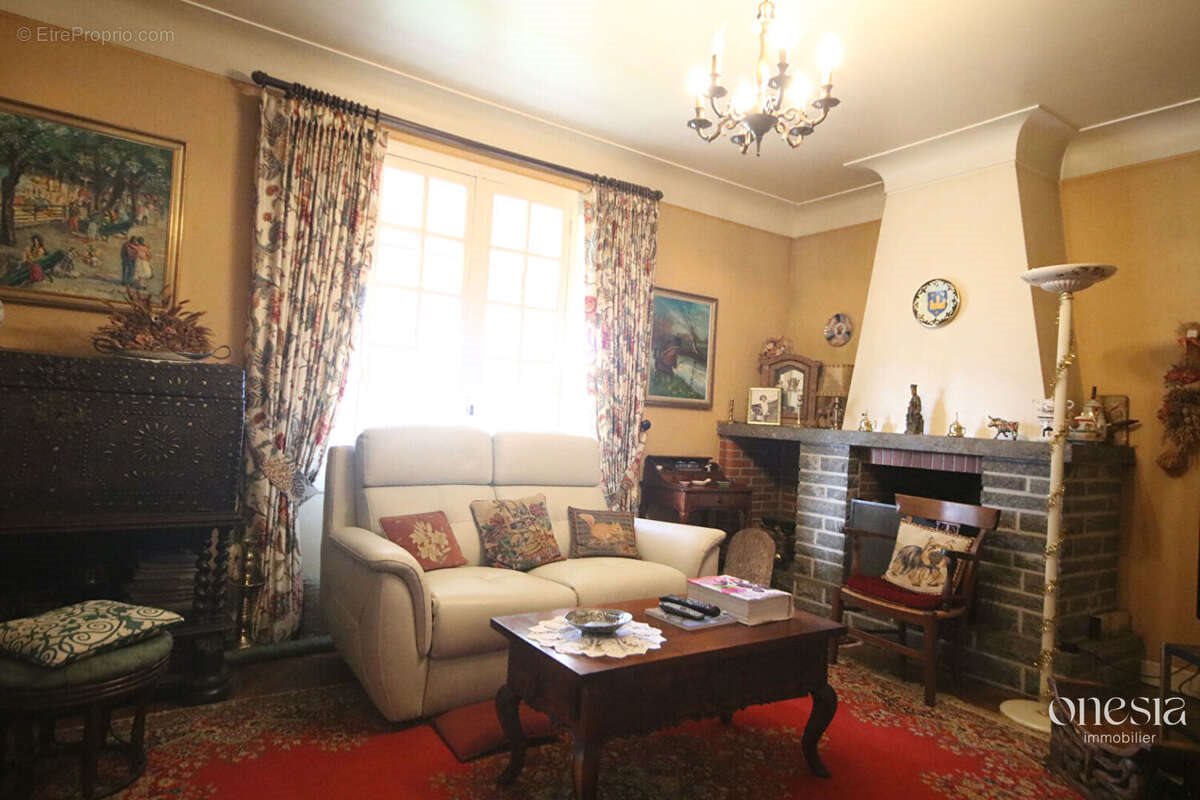 Maison à vendre, 149m², Oloron-Sainte-Marie