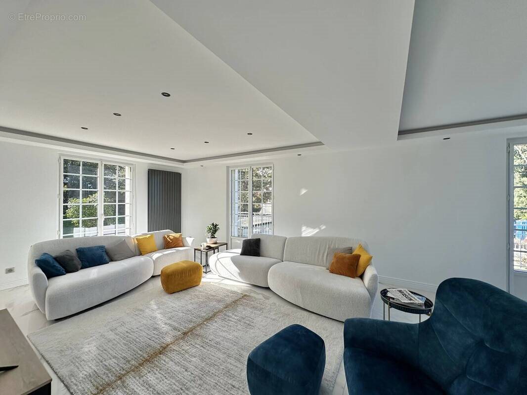 Maison à vendre, 260m², Chessy