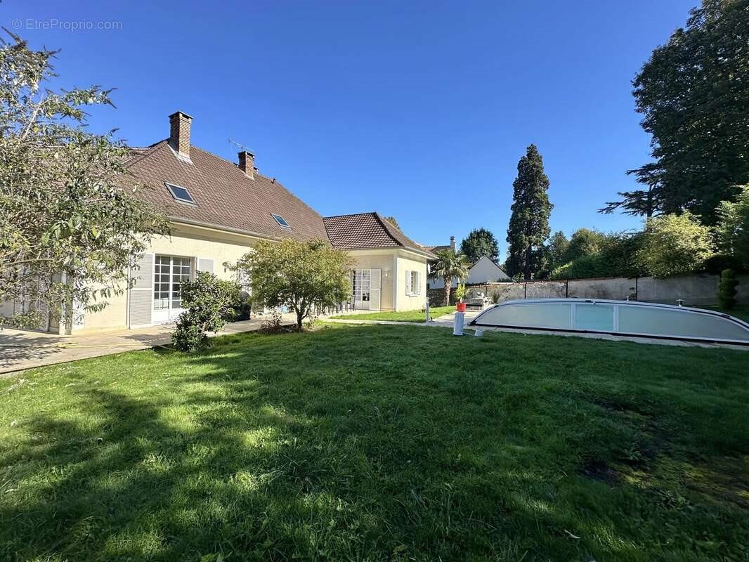 Maison à vendre, 260m², Chessy