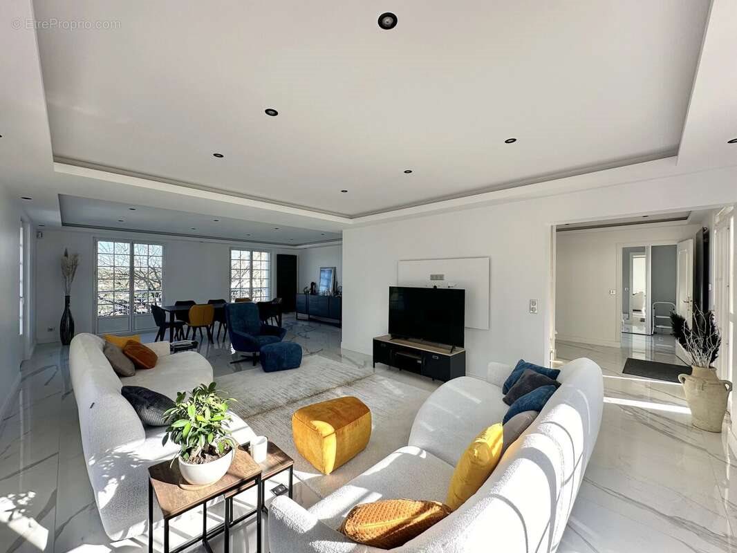 Maison à vendre, 260m², Chessy