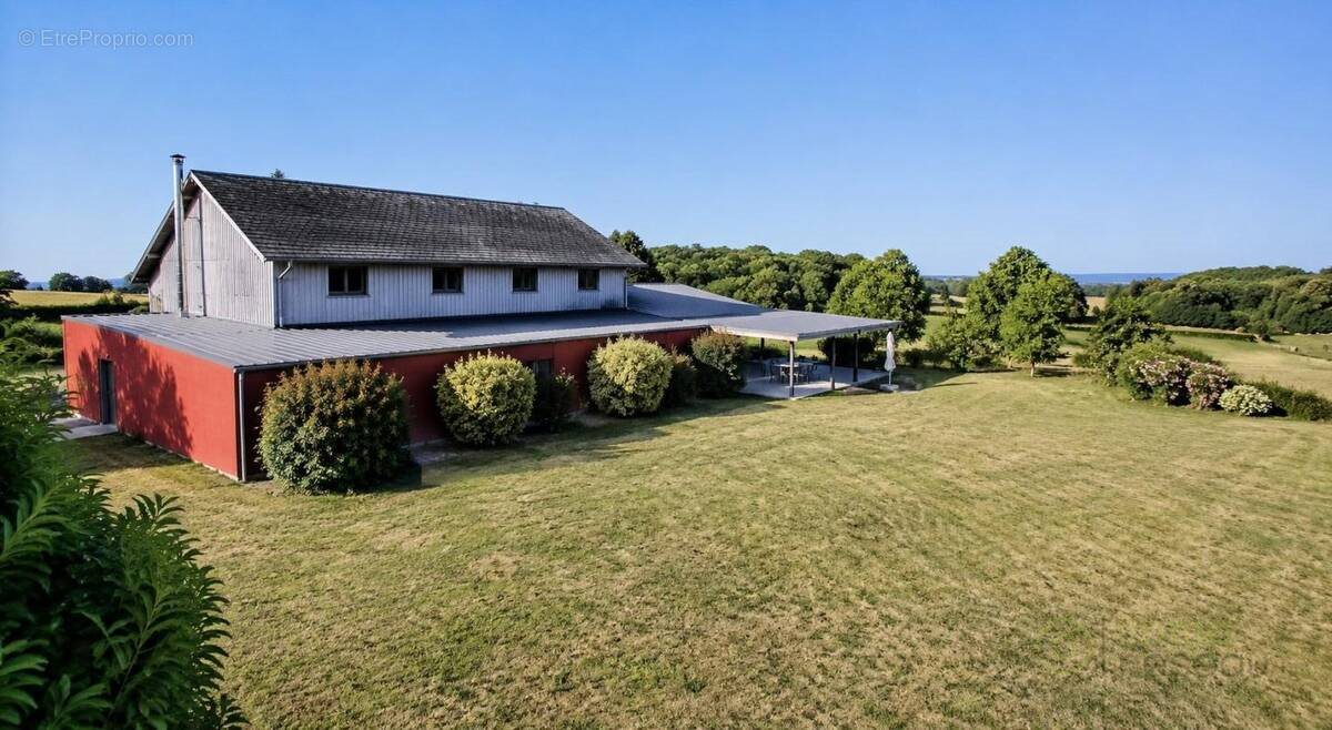 Maison à vendre, 421m², Saint-Priest-la-Feuille