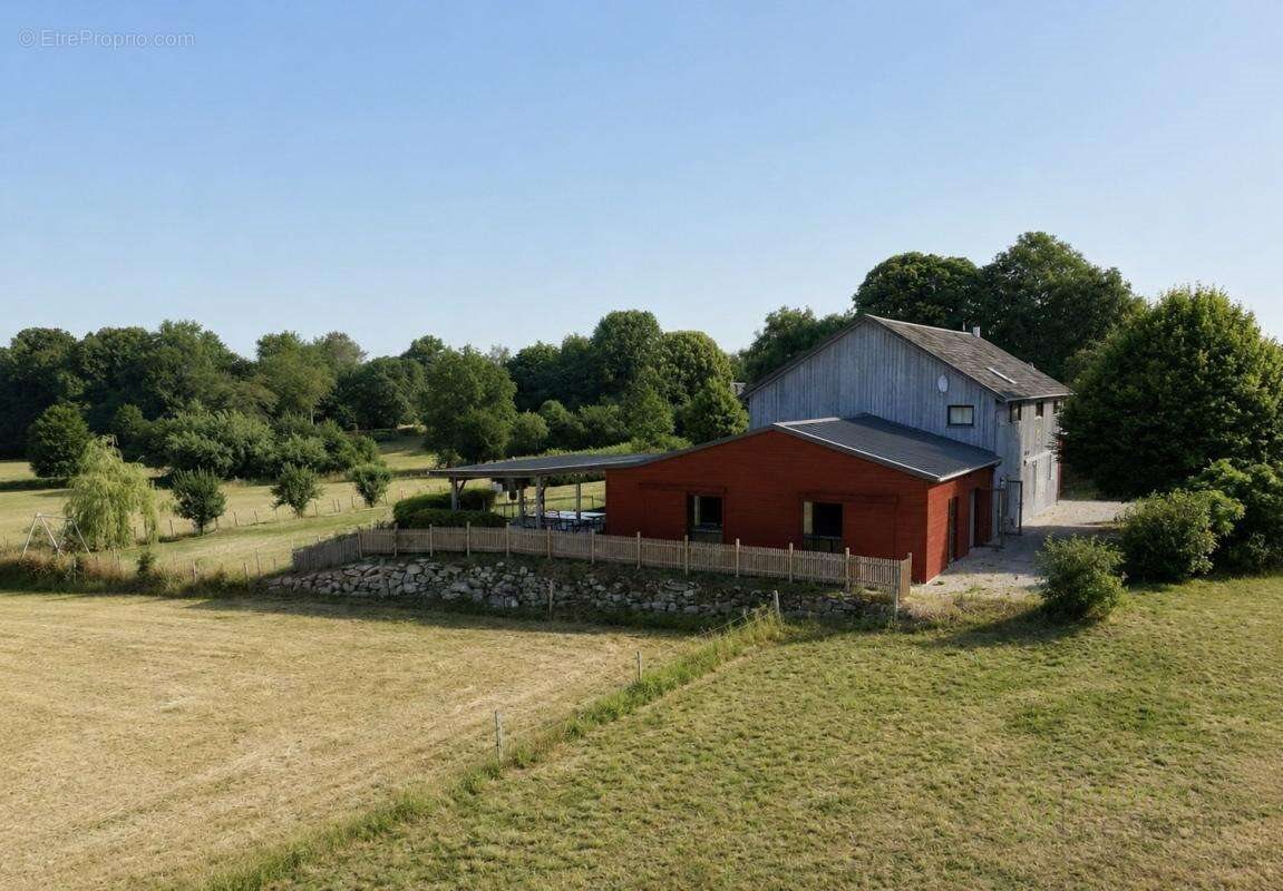 Maison à vendre, 421m², Saint-Priest-la-Feuille