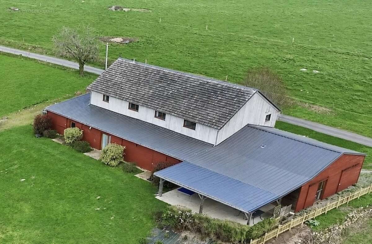 Maison à vendre, 421m², Saint-Priest-la-Feuille