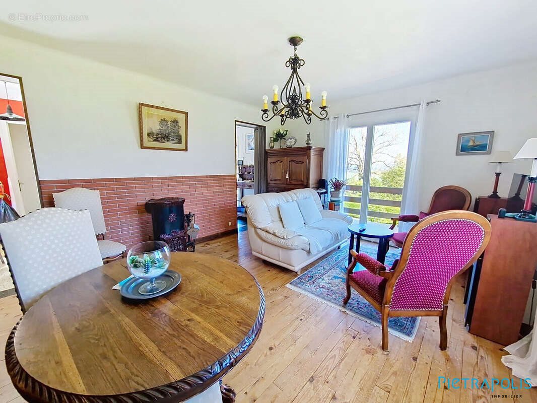 Maison à vendre, 94m², Saint-Just-d'Avray