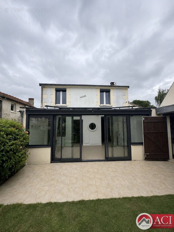 Maison à vendre, 93m², Bornel