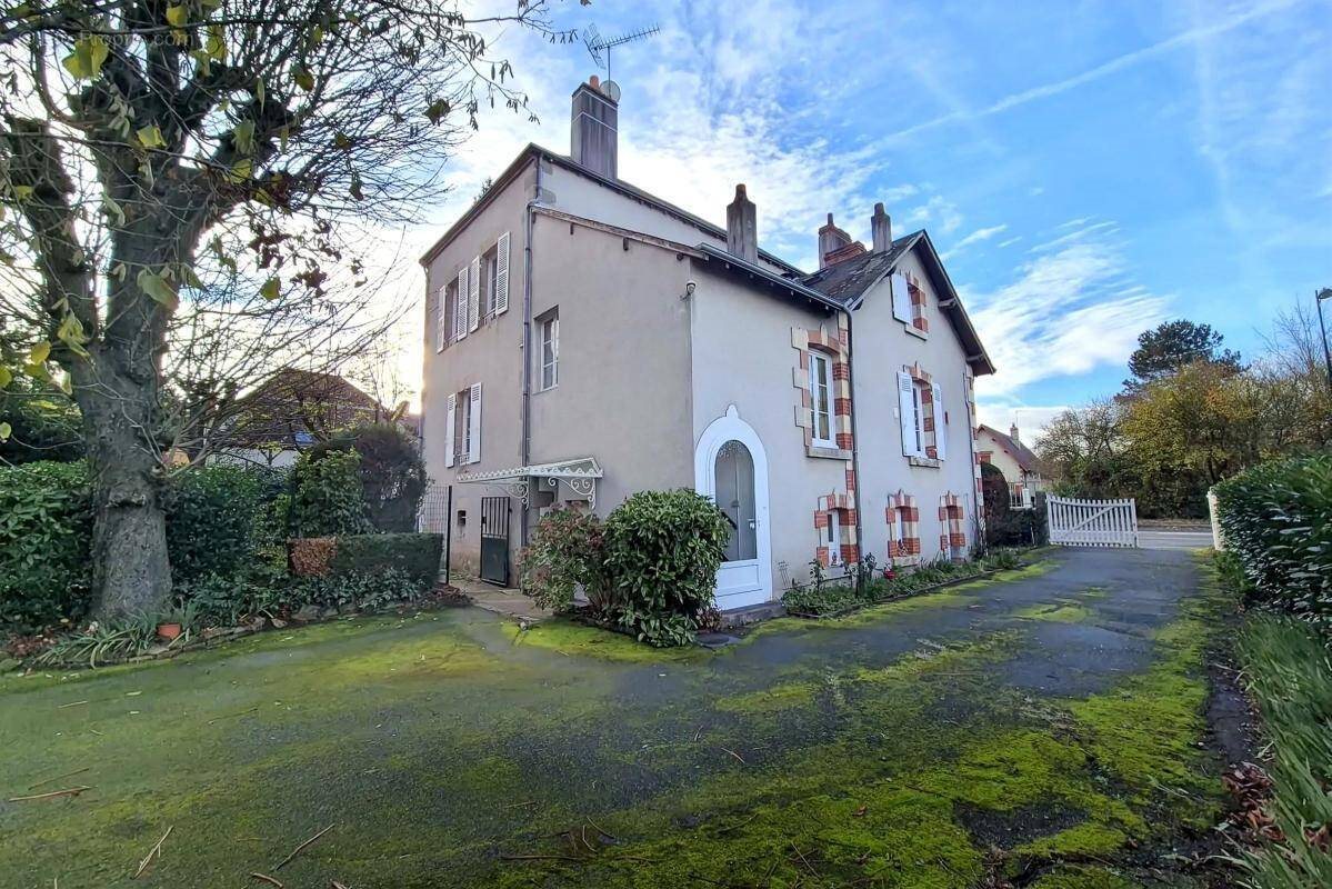 Maison à vendre, 300m², Montgivray