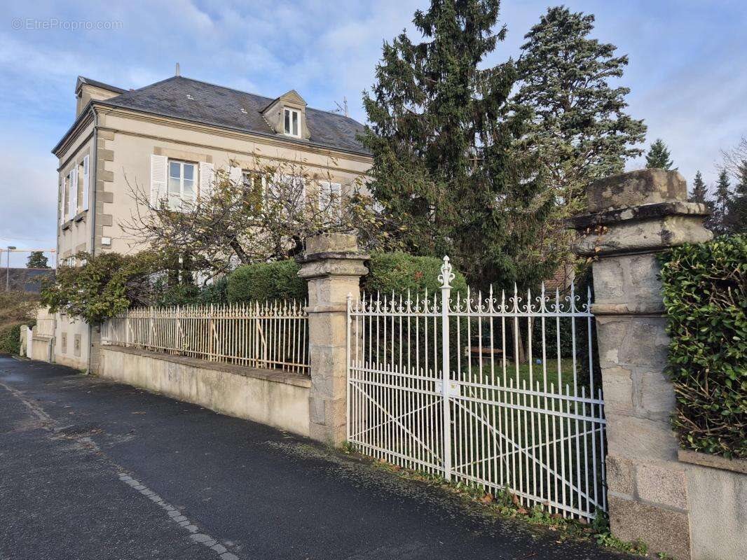 Maison à vendre, 300m², Montgivray
