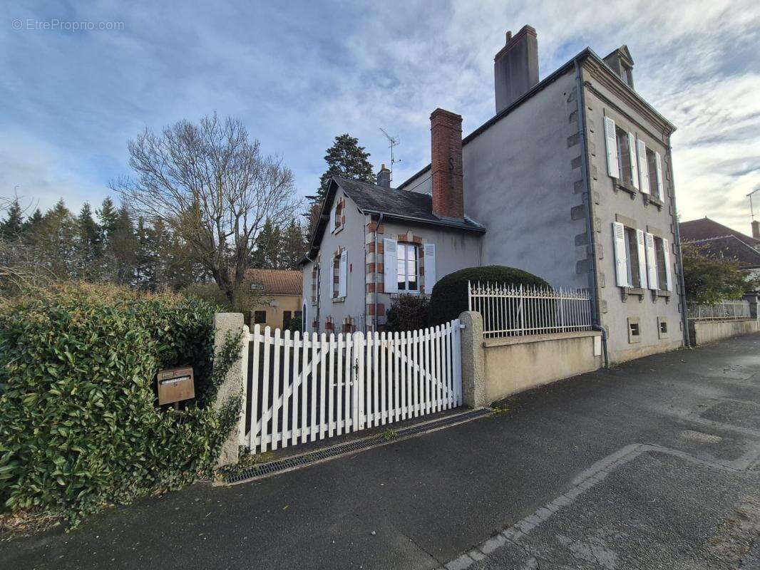 Maison à vendre, 300m², Montgivray