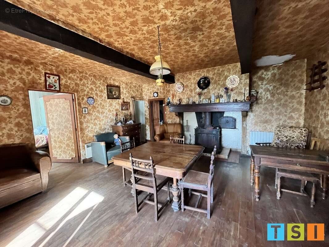 Maison à vendre, 137m², Villeneuve-Lécussan
