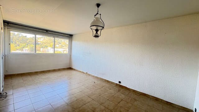 Appartement à vendre, 66m², Alès