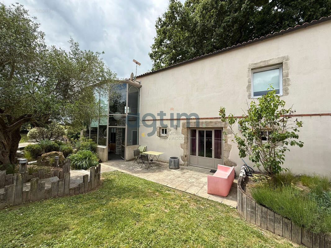 Maison à vendre, 211m², Nesmy