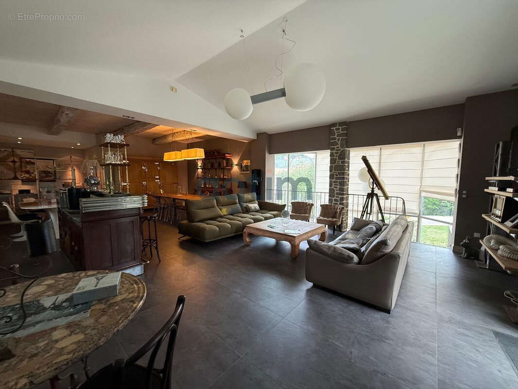 Maison à vendre, 211m², Nesmy