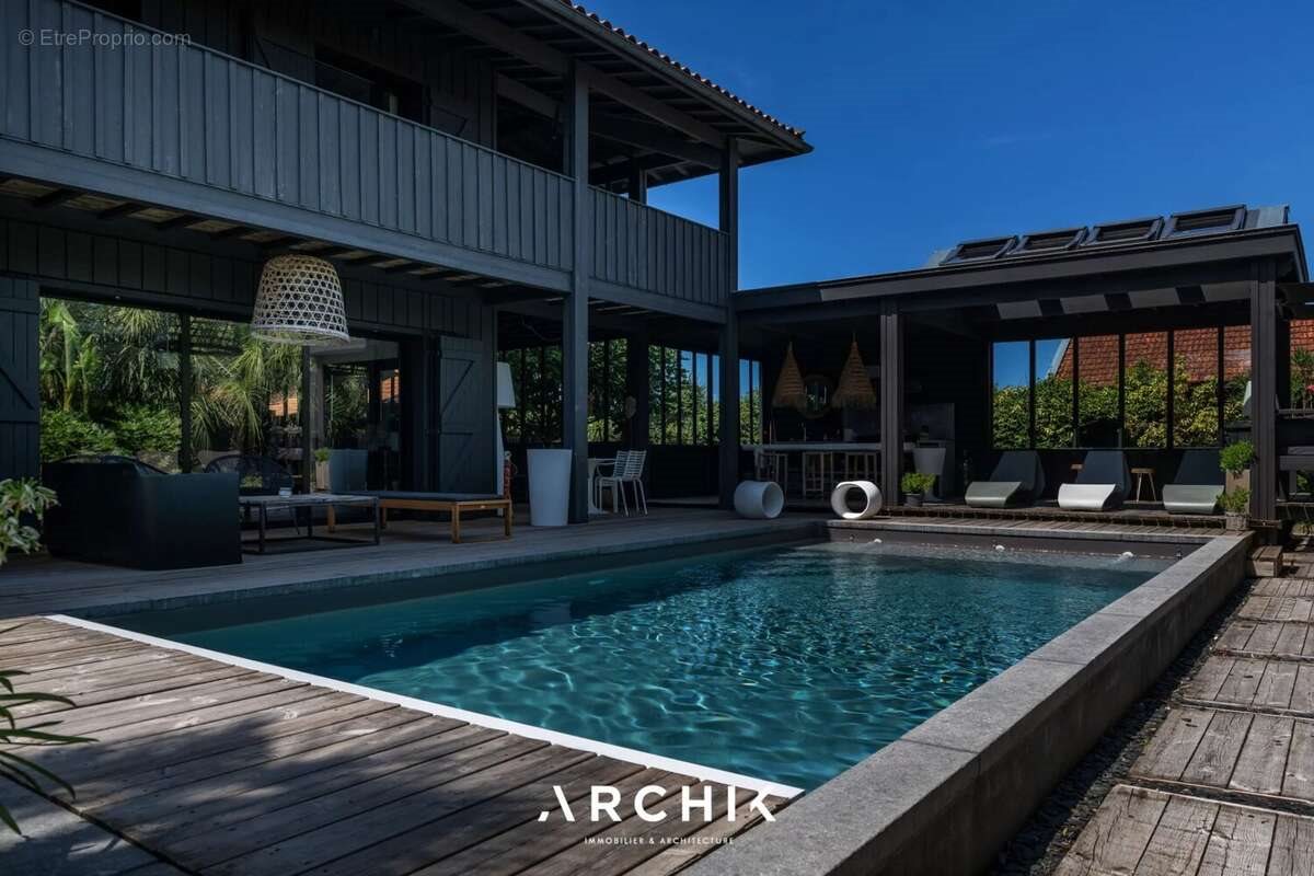 Maison à vendre, 260m², Gujan-Mestras