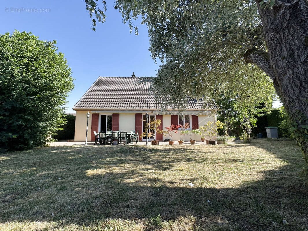 Maison à vendre, 89m², Fosses