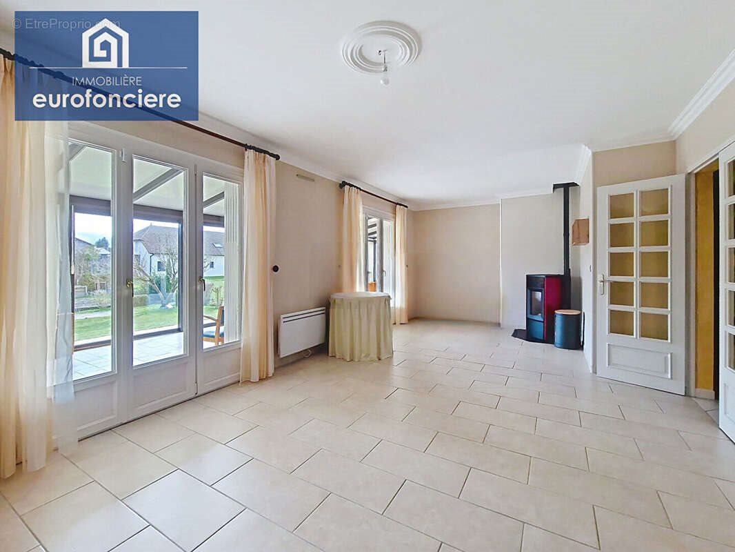 Maison à vendre, 152m², Saint-Lyé