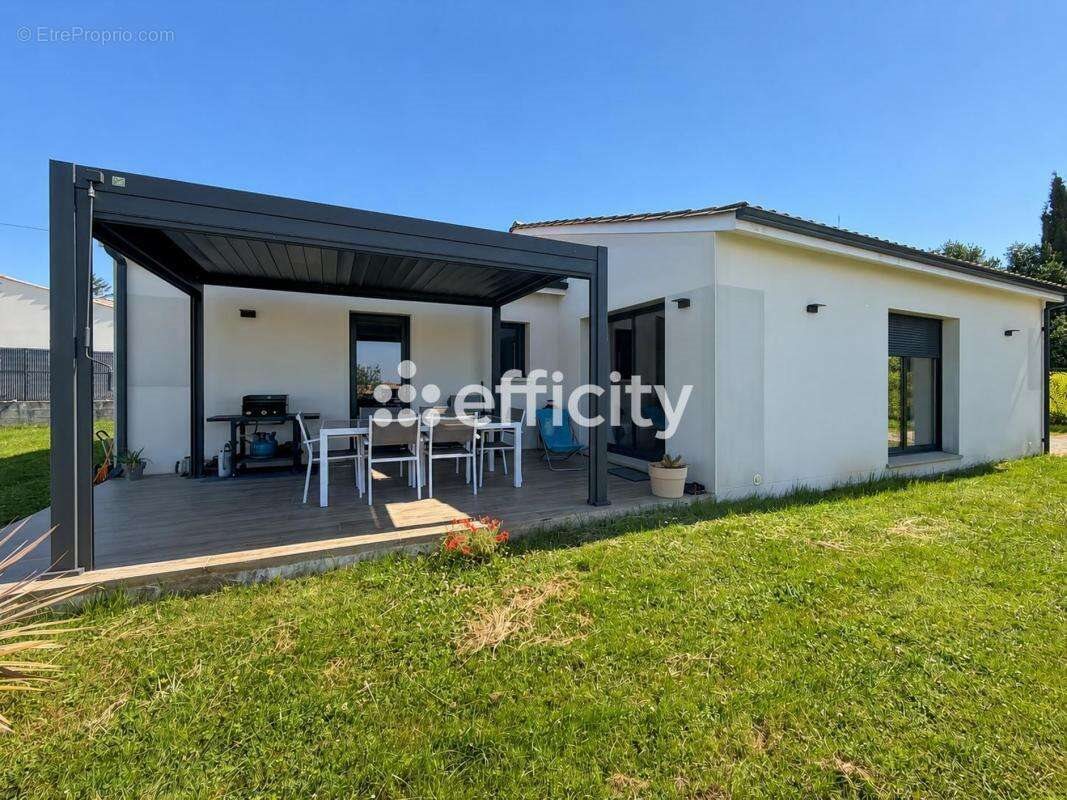 Maison à vendre, 106m², Saintes