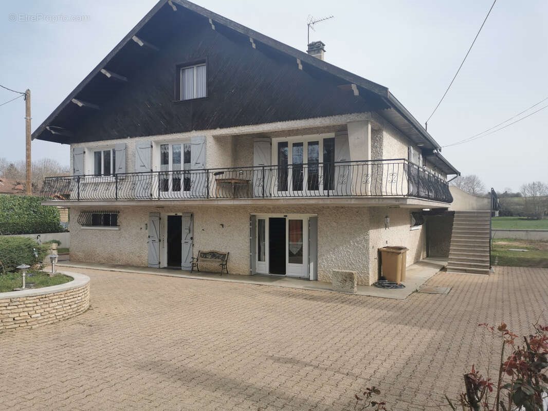 Maison à vendre, 225m², Saint-Baudille-de-la-Tour