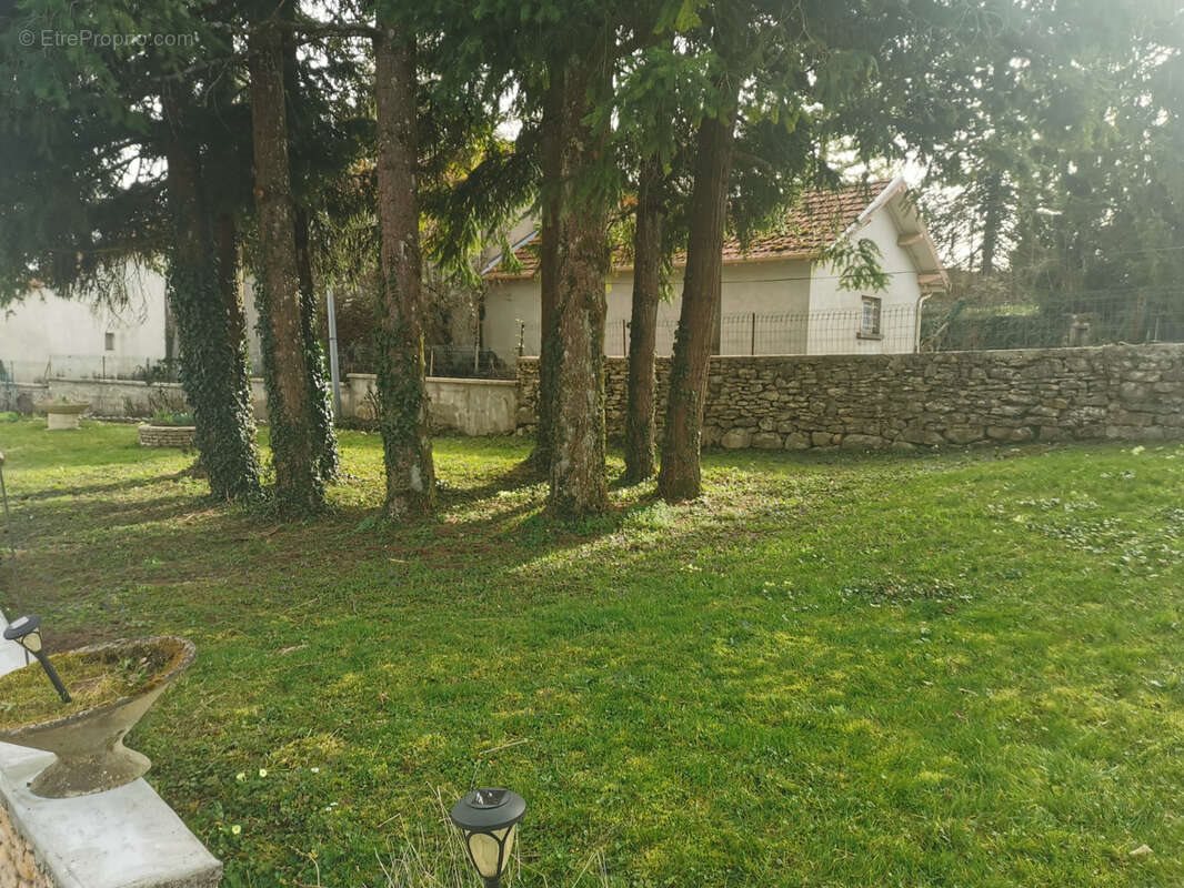 Maison à vendre, 225m², Saint-Baudille-de-la-Tour