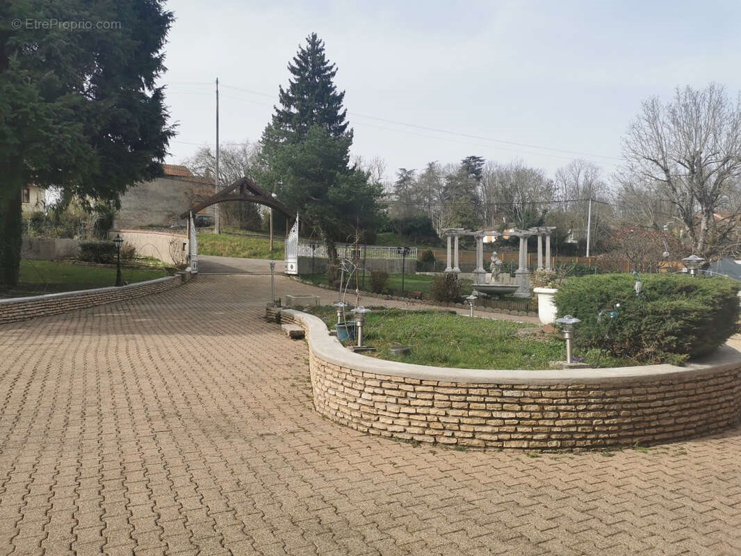 Maison à vendre, 225m², Saint-Baudille-de-la-Tour