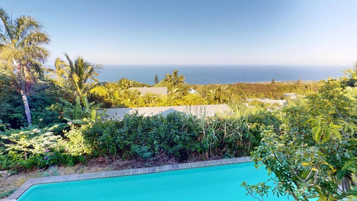 Maison à vendre, 225m², L'Étang-Salé