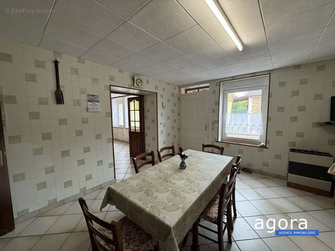 Maison à vendre, 159m², Lantéfontaine