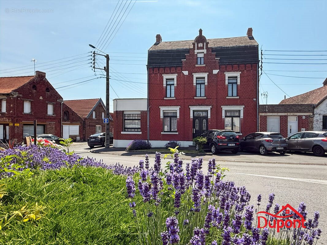 Maison à vendre, 228m², Thiant