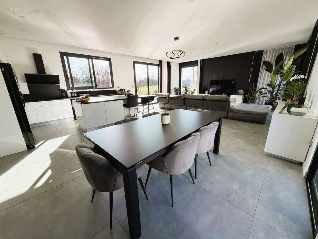 Maison à vendre, 189m², Abrest
